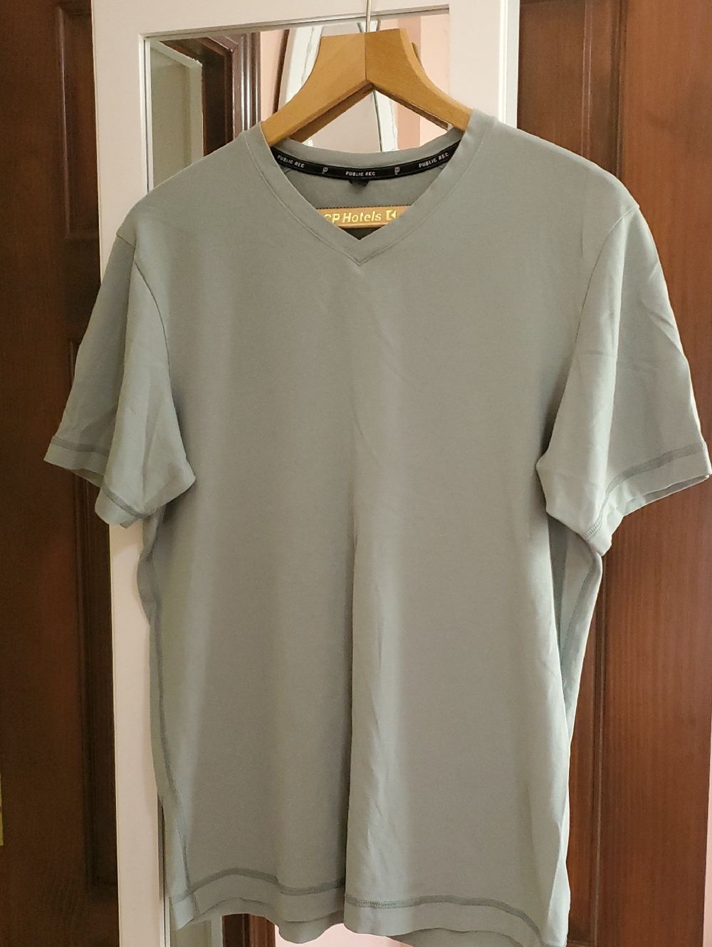 Public REC Mens Shirt V Neck Tee Sz MED